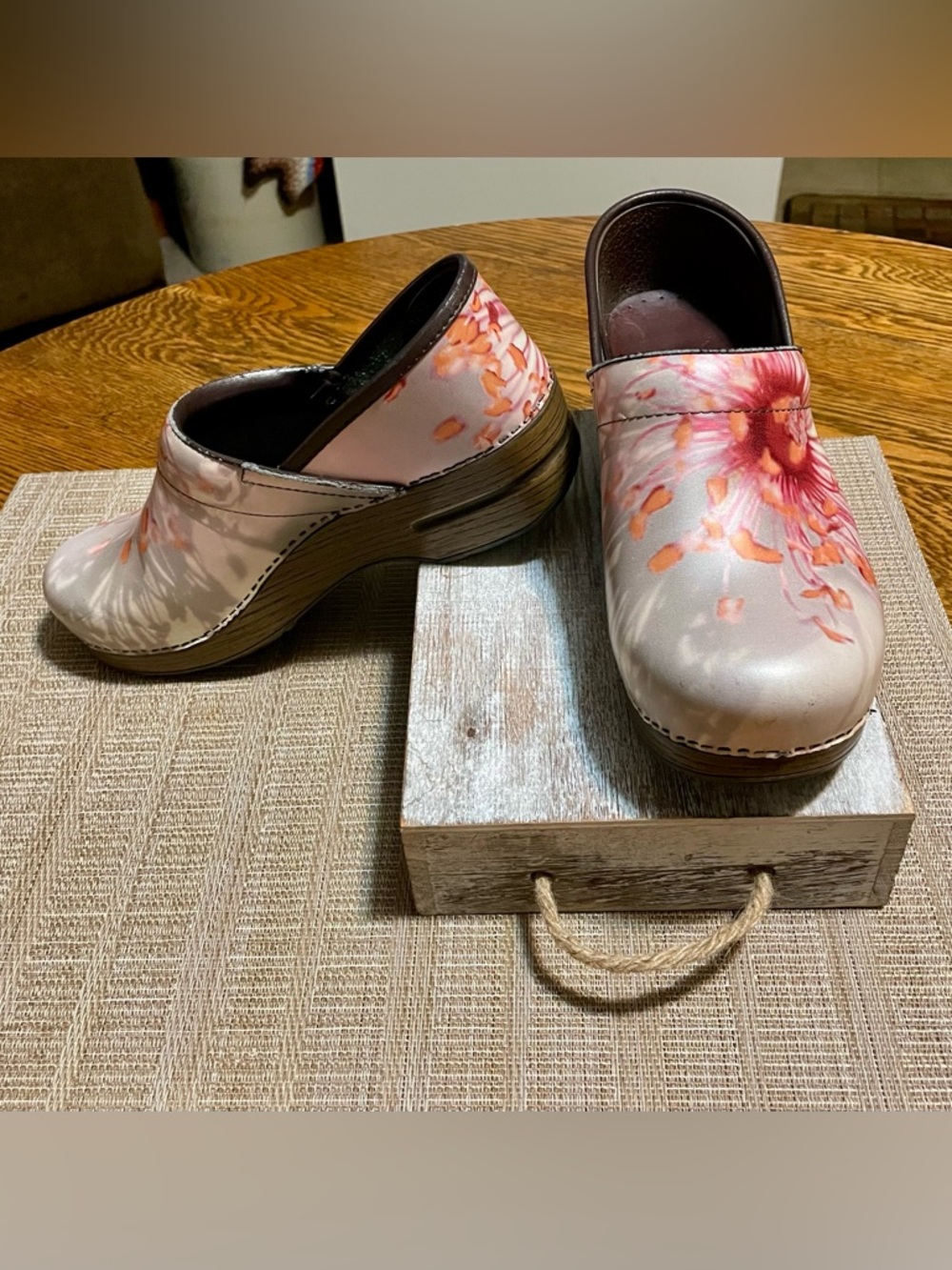 Dansko Professional Clog Ladies Size 39. 
STUNNING red/orange floral color!